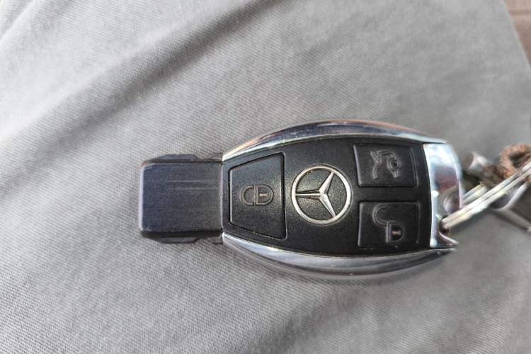 Used Mercedes-Benz M-Class 2014 ML 320 4MATIC Vehicle Key