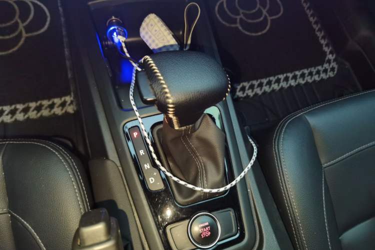 Used Qoros 3 2018 Sedan 1.6L Automatic Leading Model Gear Lever