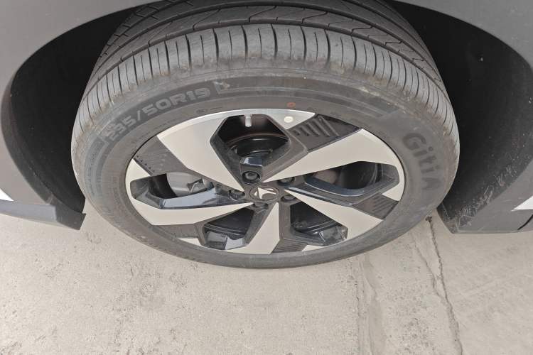 Used ARCFOX Alpha T5 2025 520 MAX
