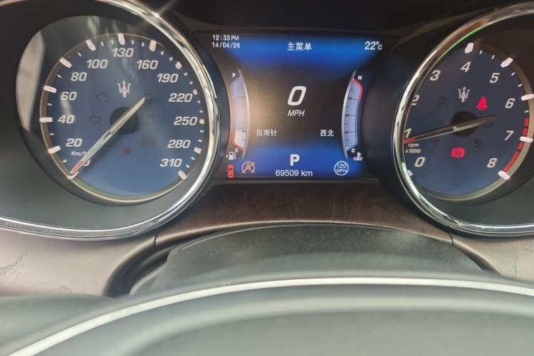 Used Maserati President 2017 3.0T Standard Model Odometer Close Up