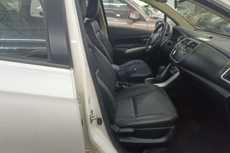 Used Suzuki S-Cross 2014 1.6L CVT Two-Wheel Drive Elite Version
