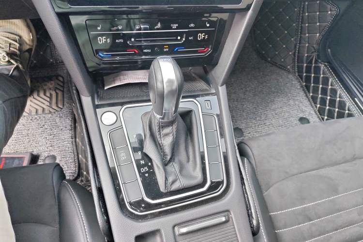 Used Volkswagen Magotan 2020 330TSI DSG Luxury Edition Gear Lever
