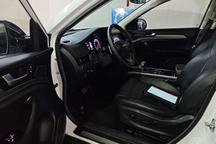 Used Haval H6 2018 Sport Edition 1.5T Automatic Two-Wheel Drive Elite Model China V Standard Driver Seat