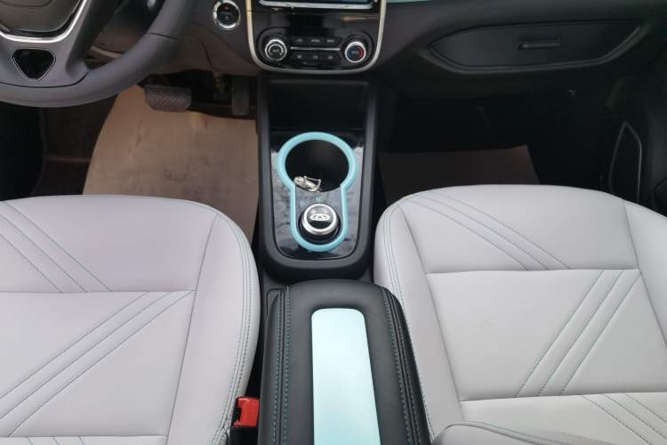 Used Chery QQ Little Ant 2021 150 000 Yuan "Ant Fan" Edition New Ant Cool Version Lithium-Ion Battery Gear Lever