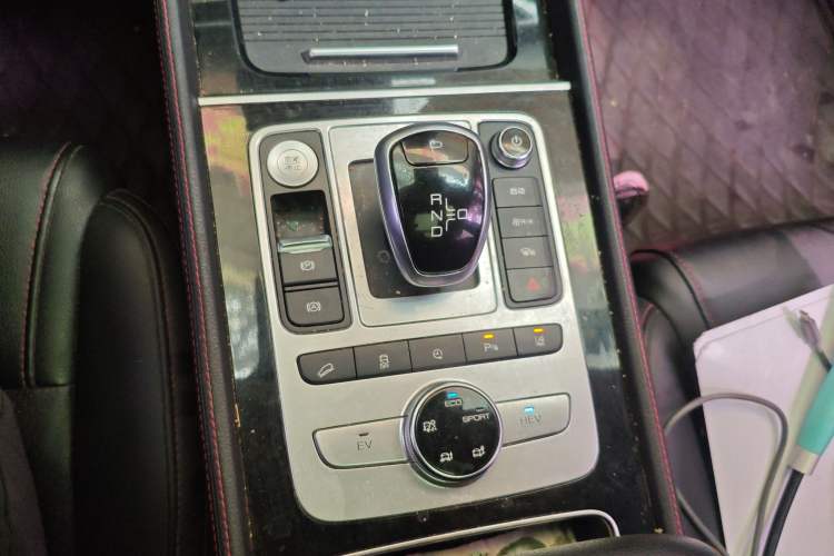 Used BYD Tang New Energy 2018 DM 2.0T All-Wheel Drive Smart Connectivity Luxury Model 7 Seats China V Emission Standard
