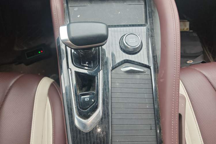 Used Geely Auto Monjaro L 2024 2.0TD High-Power Automatic Two-Wheel Drive Yunqi Version