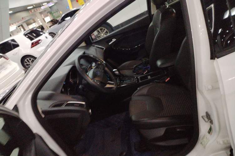 Used Ford Focus 2018 Sedan Classic 1.6L Automatic Trendy SmartDrive Edition
