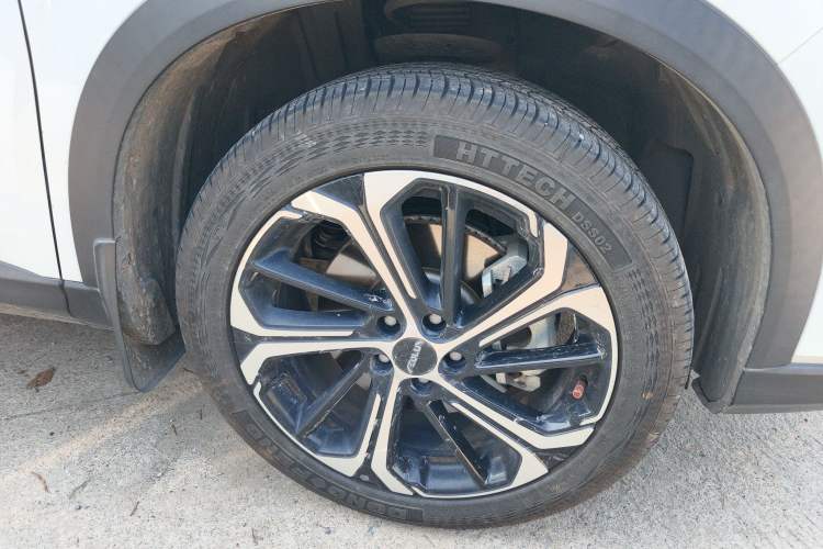 Used Dongfeng Aeolus Huge 2022 Mach Dual-Motor 1.5T MHD Dare-to-Dream Edition