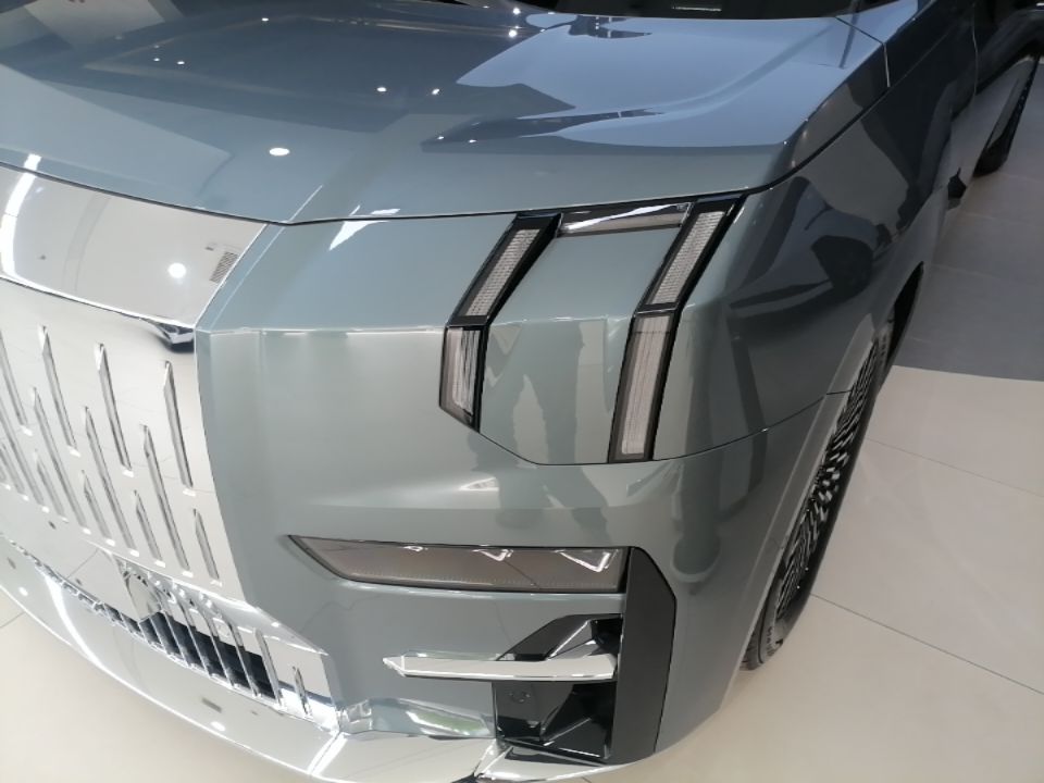 Zeekr 009 2024 Six-Seat Executive Version 4WD 108 kWh — снимка 8
