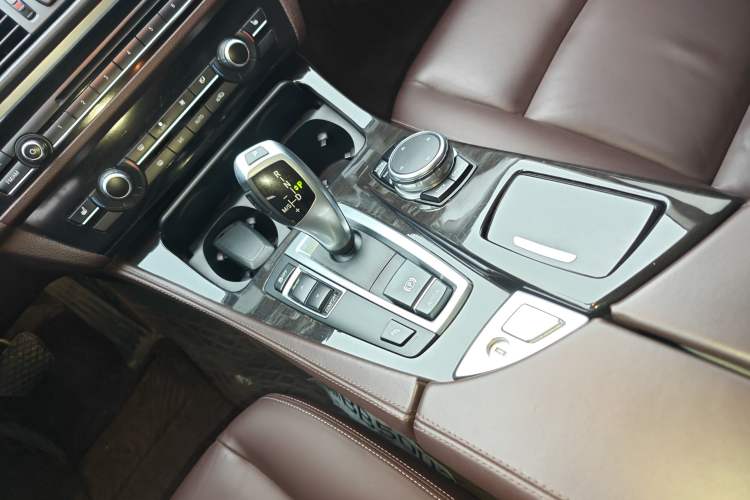 Used BMW 5 Series 2017 525Li Luxury Design Package Gear Lever