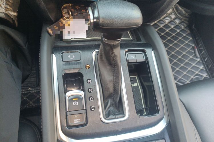 Used GAC Trumpchi GS8 2017 320T Two-Wheel Drive Luxury Smart Connectivity Version (7 Seats) Gear Lever