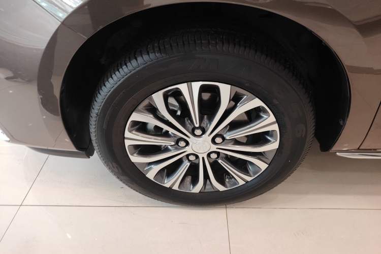 Used Buick GL8 2023 Land Executive Class Smart Enjoyment Model Left Front Wheel Hub