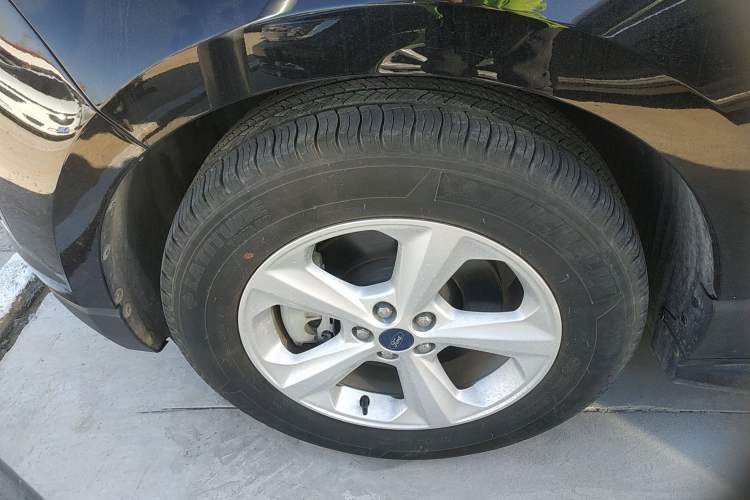 Used Ford Edge 2018 EcoBoost 245 Two-Wheel-Drive Titanium 5-Seater China VI Standard
