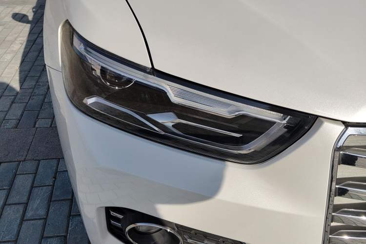 Used Haval H6 2017 Red Label 2.0T Automatic Two-Wheel Drive ZhiShang Model
