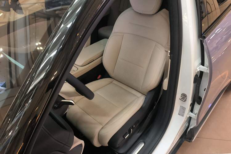 Used Nio ES6 2023 75 kWh Left Front Seat