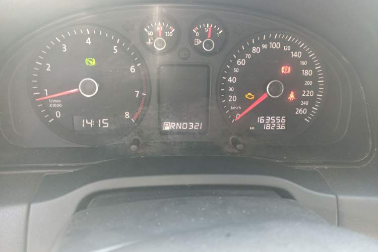 Used Volkswagen Passat 2009 2.0L MFI Automatic Luxury Edition Odometer Close Up