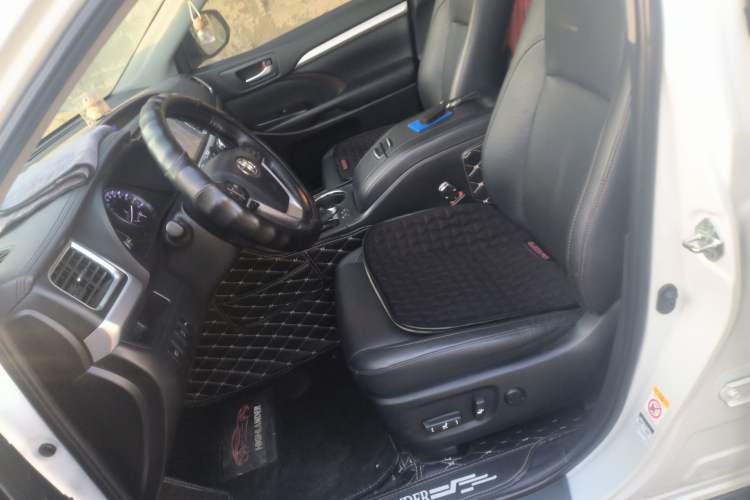 Used Toyota Highlander 2018 2.0T Four-Wheel Drive Luxury Version 7 Seats China VI Standard