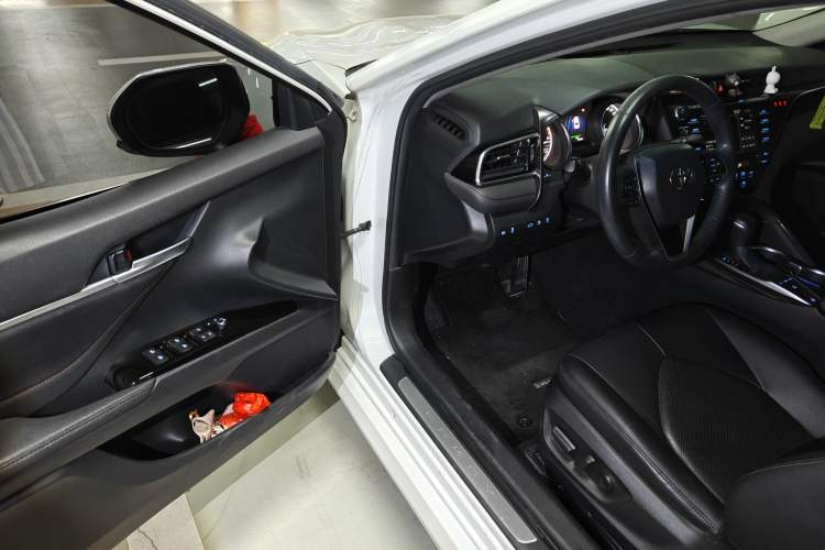 Used Toyota Camry 2018 2.5G Luxury Edition Driver Seat