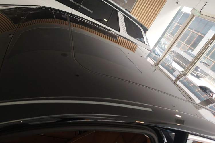 Used Hongqi H9 2025 2.0T Two-Wheel-Drive Flagship Luxury Business Edition 5 Seats
