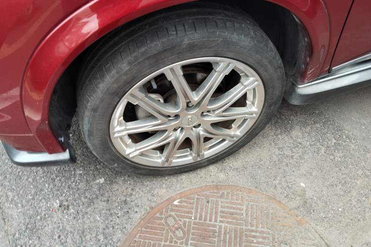 Used Infiniti ESQ 2014 1.6L Spontaneous Edition
