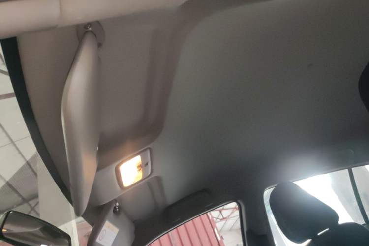 Used Toyota YARiS L Zhi Xuan 2015 1.5E Automatic Charm Edition Headliner