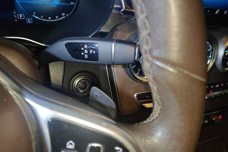 Used Mercedes-Benz GLC 2020 Facelift GLC 300 L 4MATIC Dynamic Edition Gear Lever