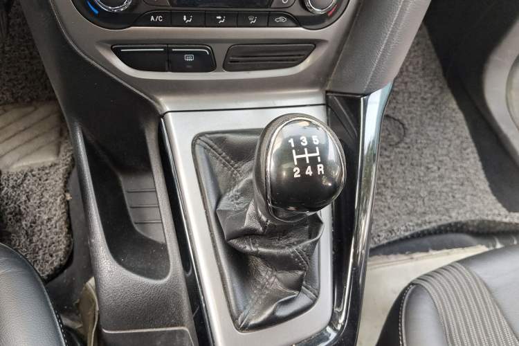 Used Ford Focus 2012 Hatchback 1.6L Manual Fashion Edition
