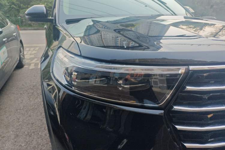 Used Ford Explorer 2020 EcoBoost 285 Rear-Drive Trend Edition 6 Seats Right Front Headlight