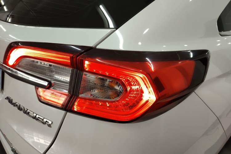 Used Honda Avancier 2017 240TURBO Two-Wheel Drive Elite Edition