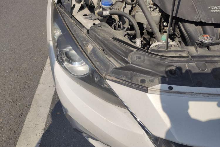 Used Mazda 3 Axela 2016 Sedan 1.5L Automatic Comfort Model