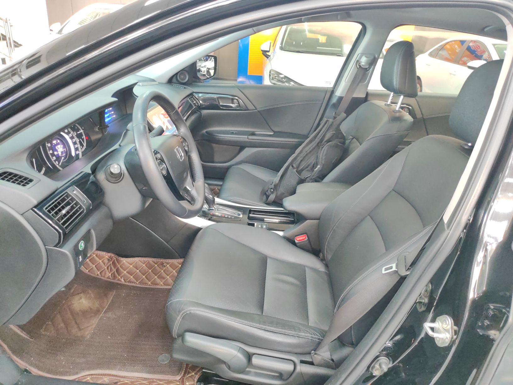Interior delantero