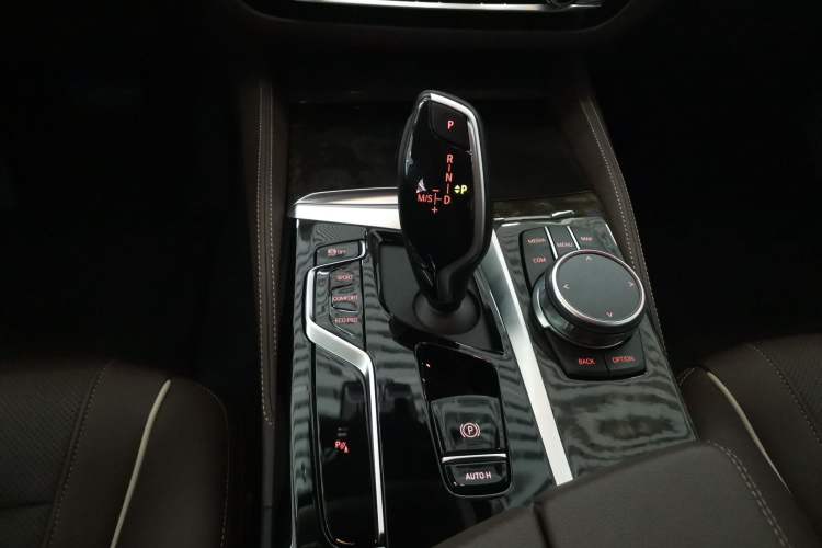 Used BMW 5 Series 2022 Second Facelift 525Li Luxury Package
