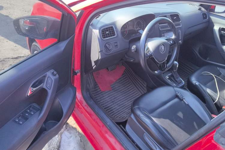 Used Volkswagen Polo 2016 1.6L Automatic Comfort Model