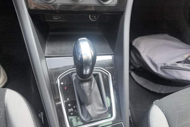 Used Jetta VS7 2022 280TSI Automatic Trend Edition Gear Lever
