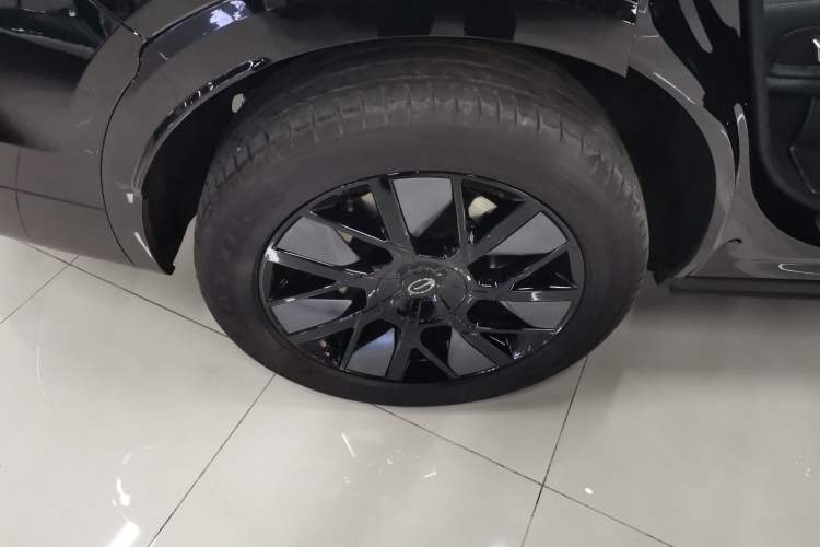 Used GAC Trumpchi S9 2025 Model Qiankun Max 5-Seater Right Rear Wheel Hub