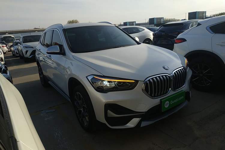 Used BMW X1 2022 sDrive20Li Fashion Model Front Right 45 Deg