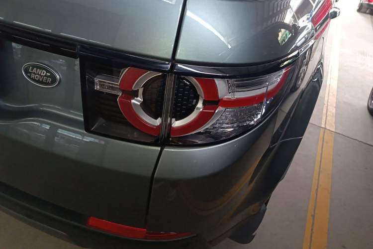 Used Land Rover Discovery Sport 2019 240 PS SE Version China VI Standard Exterior 3