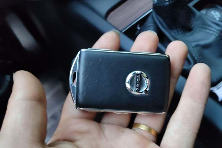 Used Volvo XC60 2021 T5 4x4 Smart Luxury Edition Vehicle Key