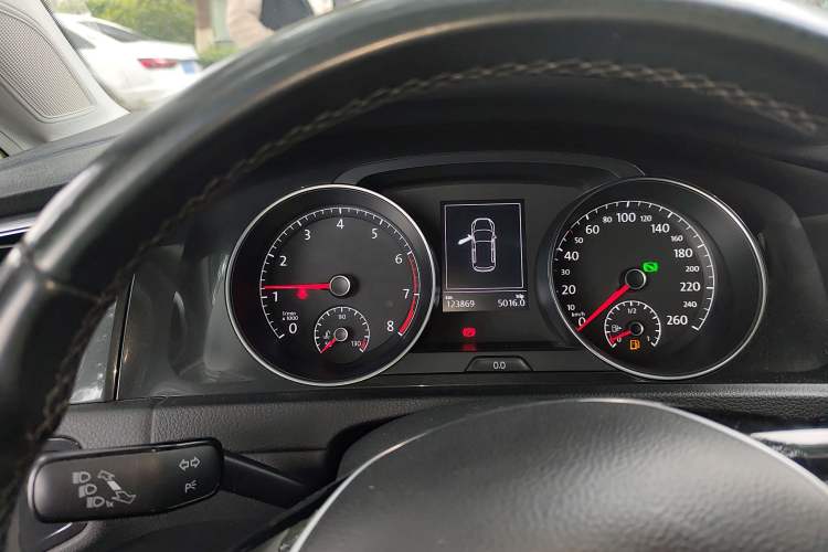 Used Volkswagen Golf 2018 230TSI Automatic Luxury Version Odometer Close Up