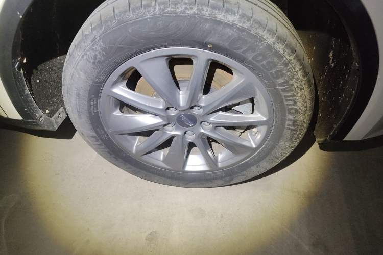 Used Geely Auto Jiajie 2021 Zhijing 1.5TD Manual Standard Model Right Front Wheel Hub