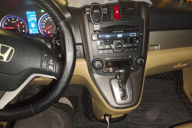 Used Honda CR-V 2010 2.4L automatic four-wheel drive luxury version Audio And AC Panel