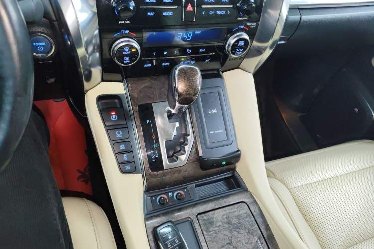 Used Toyota Vellfire 2021 Crown Dual-Engine 2.5L HV Prestige Edition