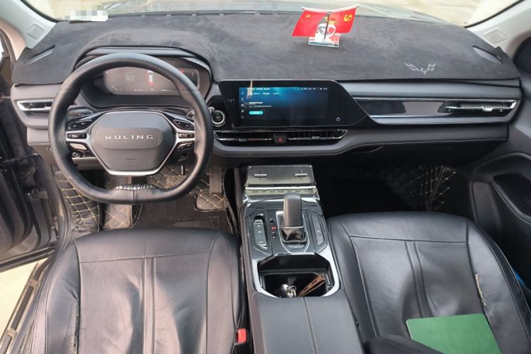 Used Wuling Victory 2022 280T 1.5T CVT Flagship Edition Center Console