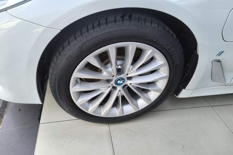 Used BMW 5 Series New Energy 2019 Updated Version 530Le Luxury Package Left Front Wheel Hub