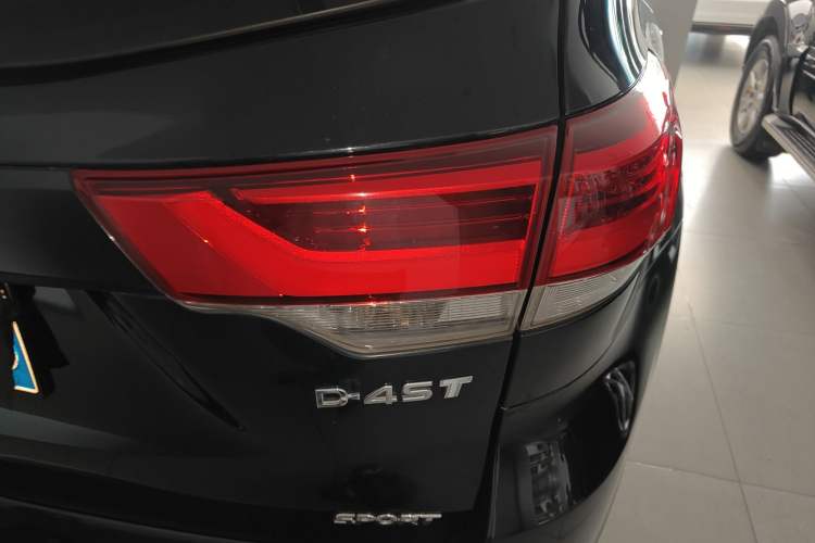 Used Toyota Highlander 2018 2.0T Two-Wheel Drive Luxury Edition 7 Seats China VI Standard
