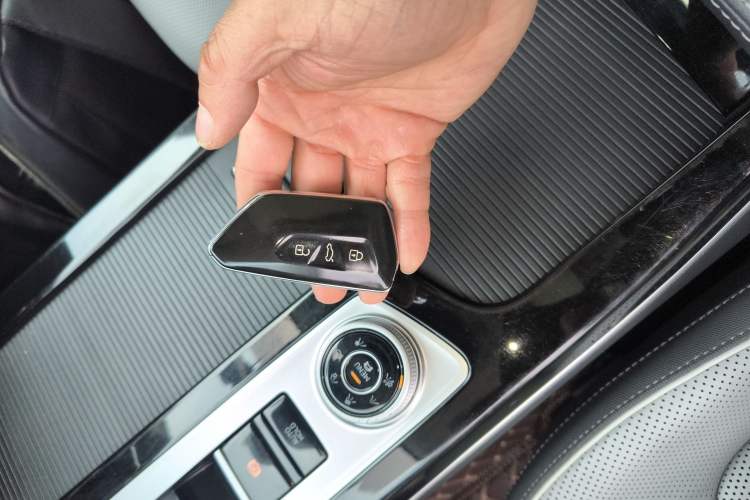 Used Volkswagen Tavendor 2023 380TSI Four-Wheel Drive R-Line Cruise Edition
