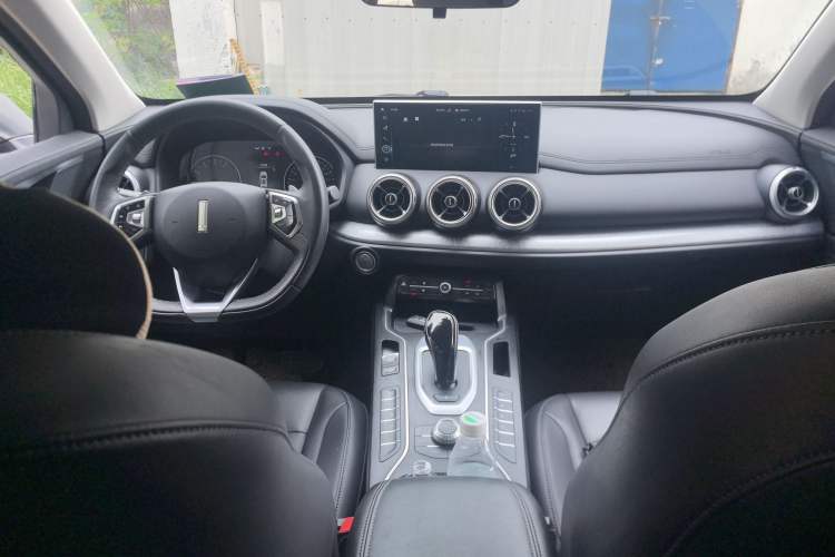 Used Wey VV5 2020 1.5T Two-Wheel Drive Color Pioneer