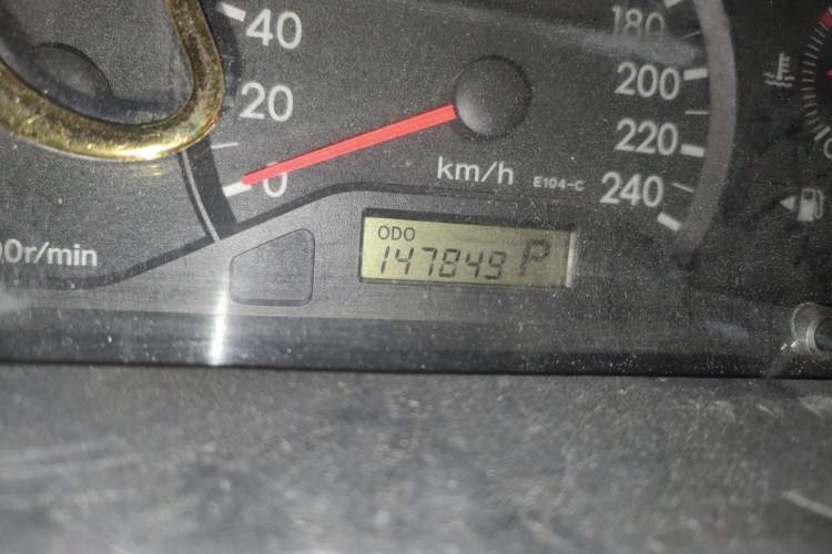 Used Toyota Corolla EX 2011 1.6L Automatic Luxury Edition Odometer Close Up