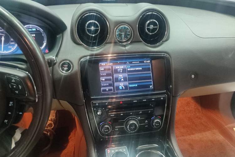 Used Jaguar XJ 2014 XJL 2.0T Two-Wheel Drive Panoramic Business Edition