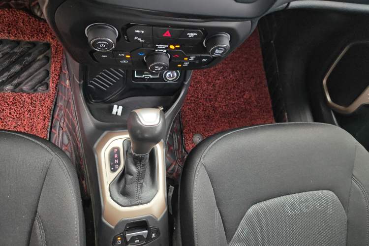 Used Jeep Renegade 2018 Connected Large Screen Version 180T Automatic High-Energy Edition